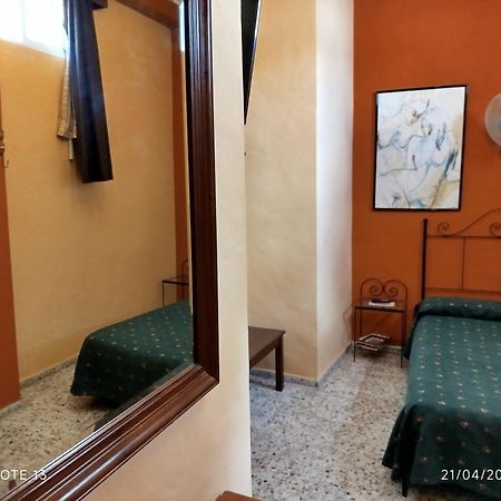 Hostal Manolo El Puerto de Santa María Habitación foto
